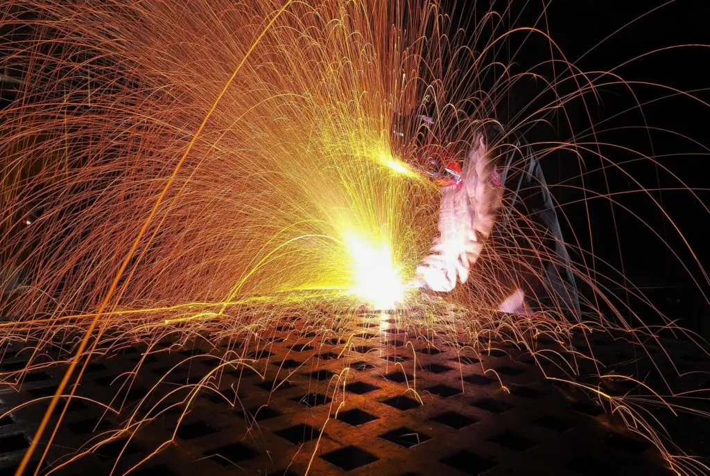 Cutting or recycling of metals