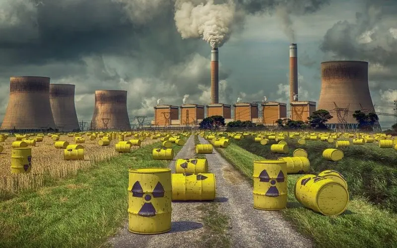 Why Nuclear waste so dangerous?