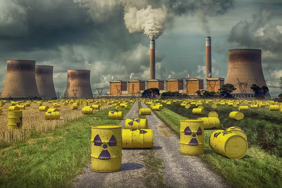 Does nuclear waste hurt?
