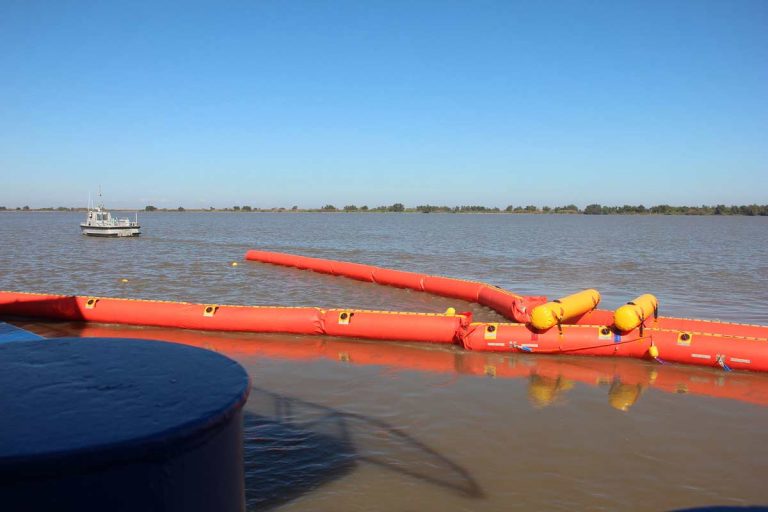 Oil Spills; Causes, Effects, Solutions Environment Buddy