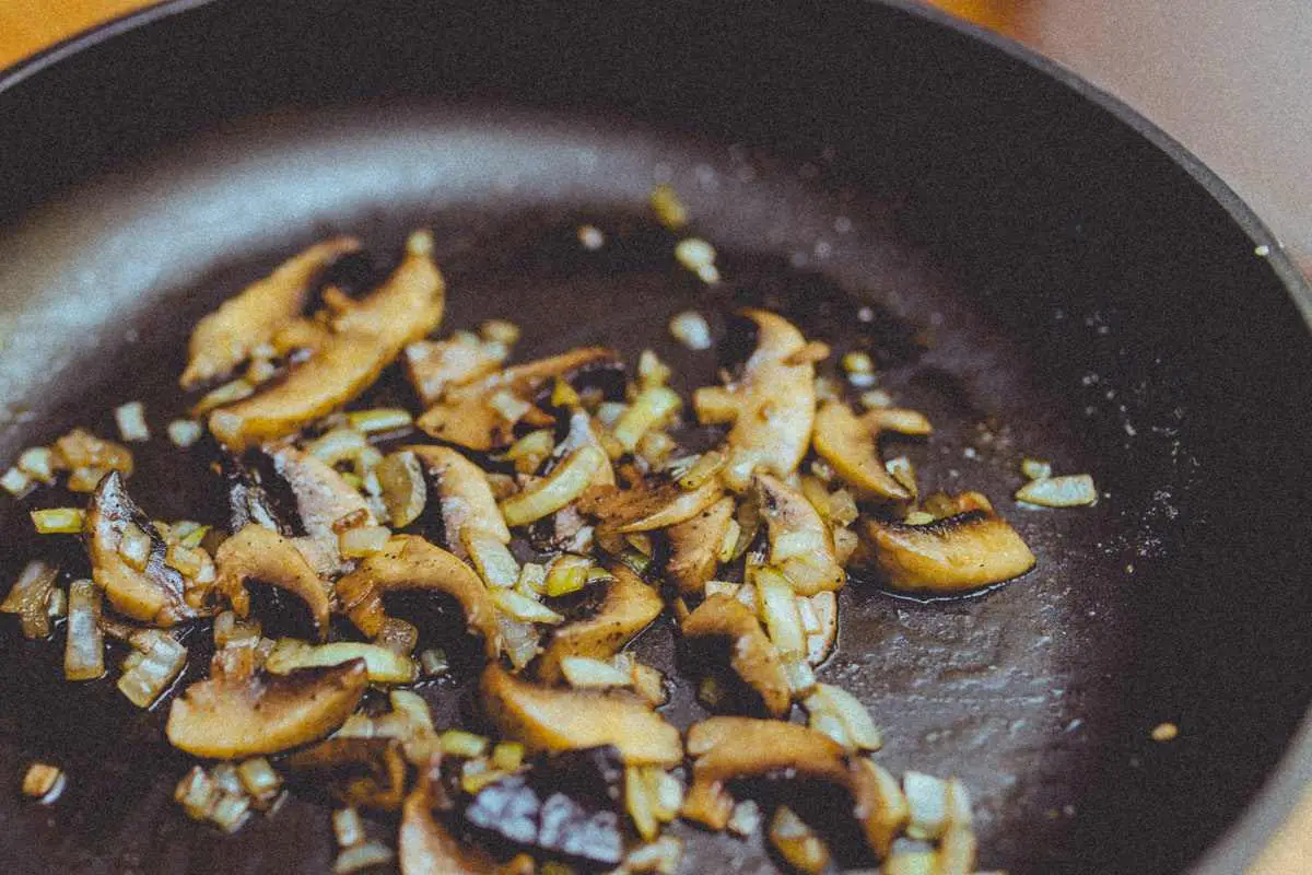 cooking mushrooms 