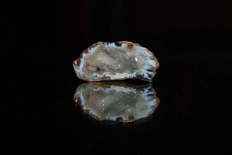 7 Types of Geodes Rocks in the World | Environment Buddy