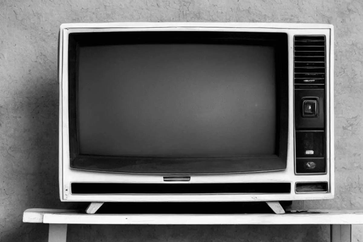 Old-vintage-CRT-TV